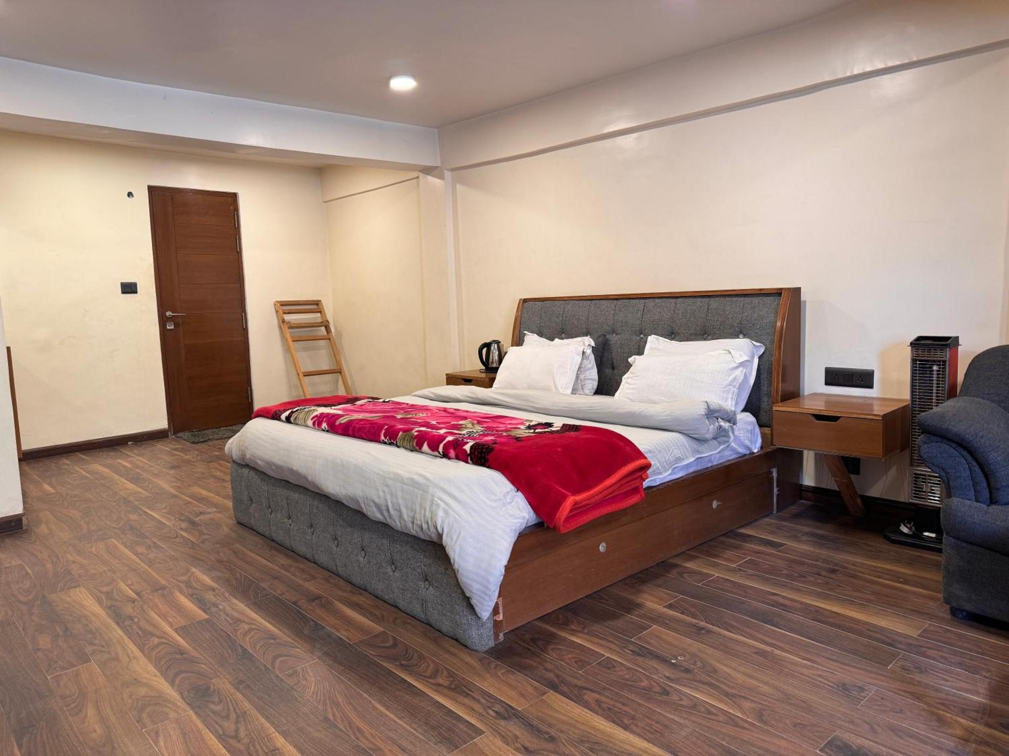 The Alpine Guest House 卡索尔 外观 照片